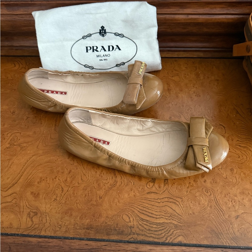 Prada Tan Moccasins Sz 38 with Bow Detail - Picture 3 of 10